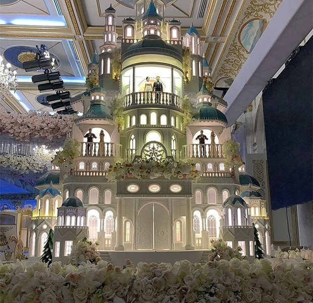 Rossiyalik qandolatchi to’y uchun qiymati179 000$ lik tort pishirdi